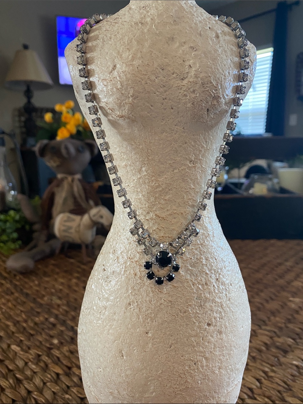 Silver RhinestoneNecklace with Black Crystal Pendant - Elegant Statement Jewelry